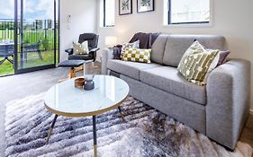 Peaceful Park View Townhouse 2 Bed W/Carpark