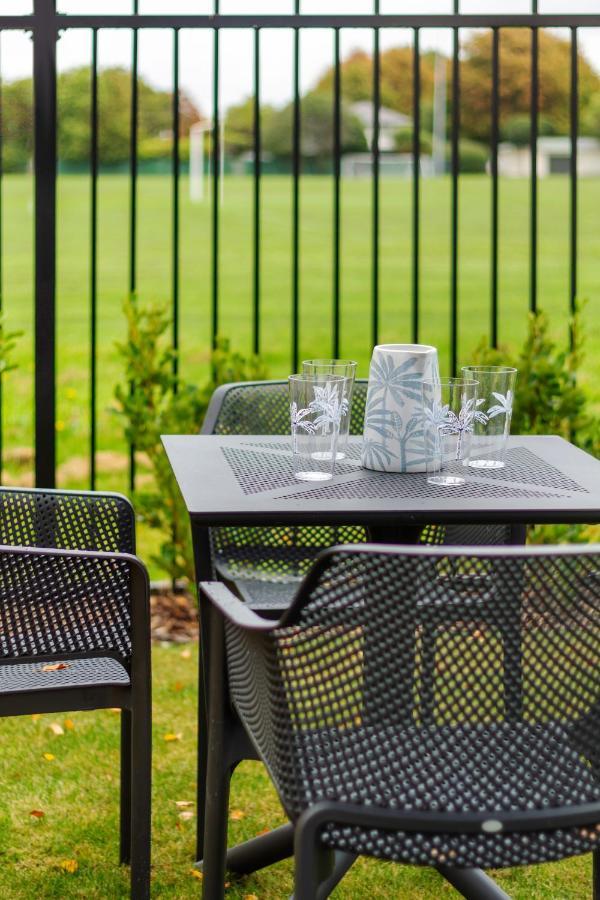 Peaceful Park View Townhouse 2 Bed W/Carpark Apartment Christchurch Exterior photo