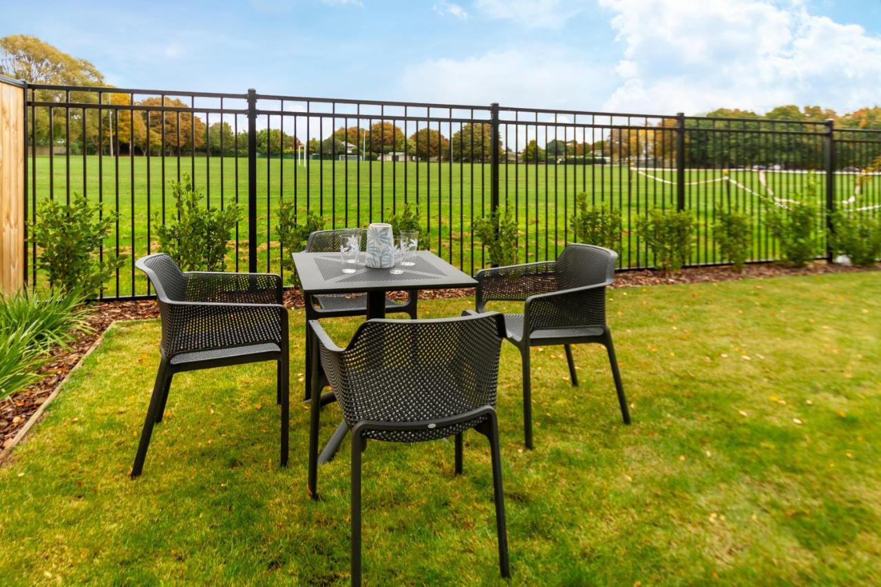 Peaceful Park View Townhouse 2 Bed W/Carpark Apartment Christchurch Exterior photo