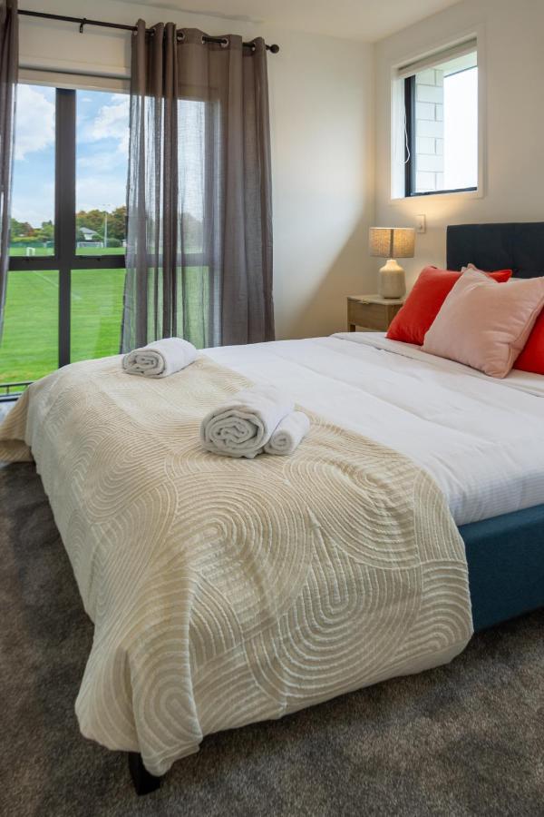 Peaceful Park View Townhouse 2 Bed W/Carpark Apartment Christchurch Exterior photo