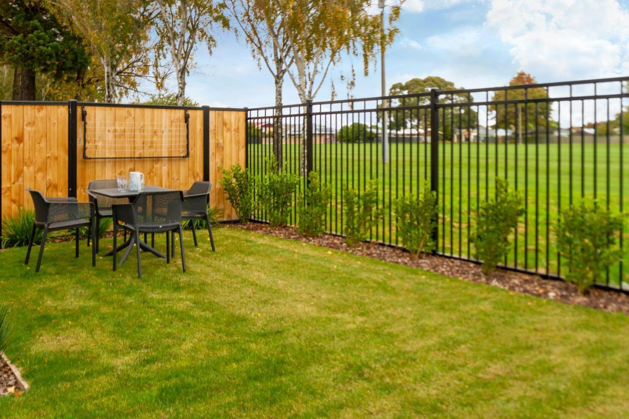 Peaceful Park View Townhouse 2 Bed W/Carpark Apartment Christchurch Exterior photo