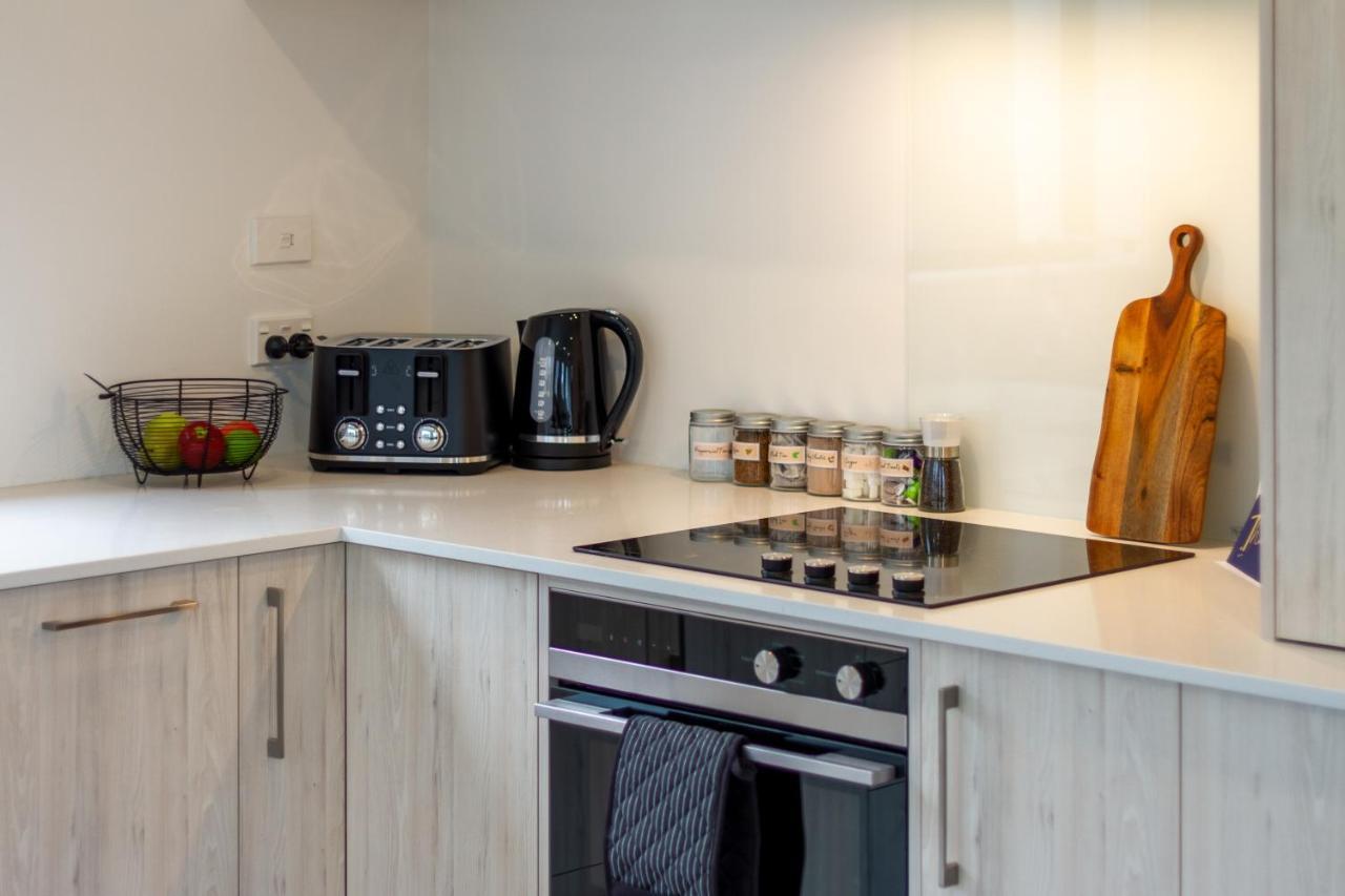 Peaceful Park View Townhouse 2 Bed W/Carpark Apartment Christchurch Exterior photo